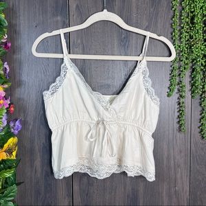 |💙2/$40💙NWT American Eagle Outfitters Spaghetti Strap Lace Trim Cropped Top Sm